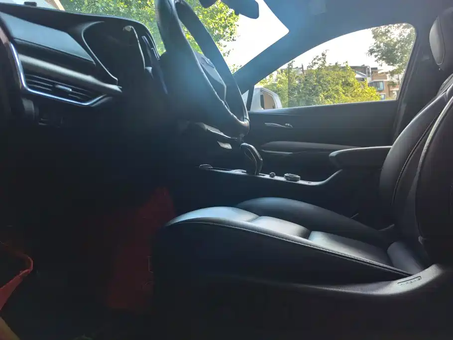 Cadillac XT4 — миниатюра 9