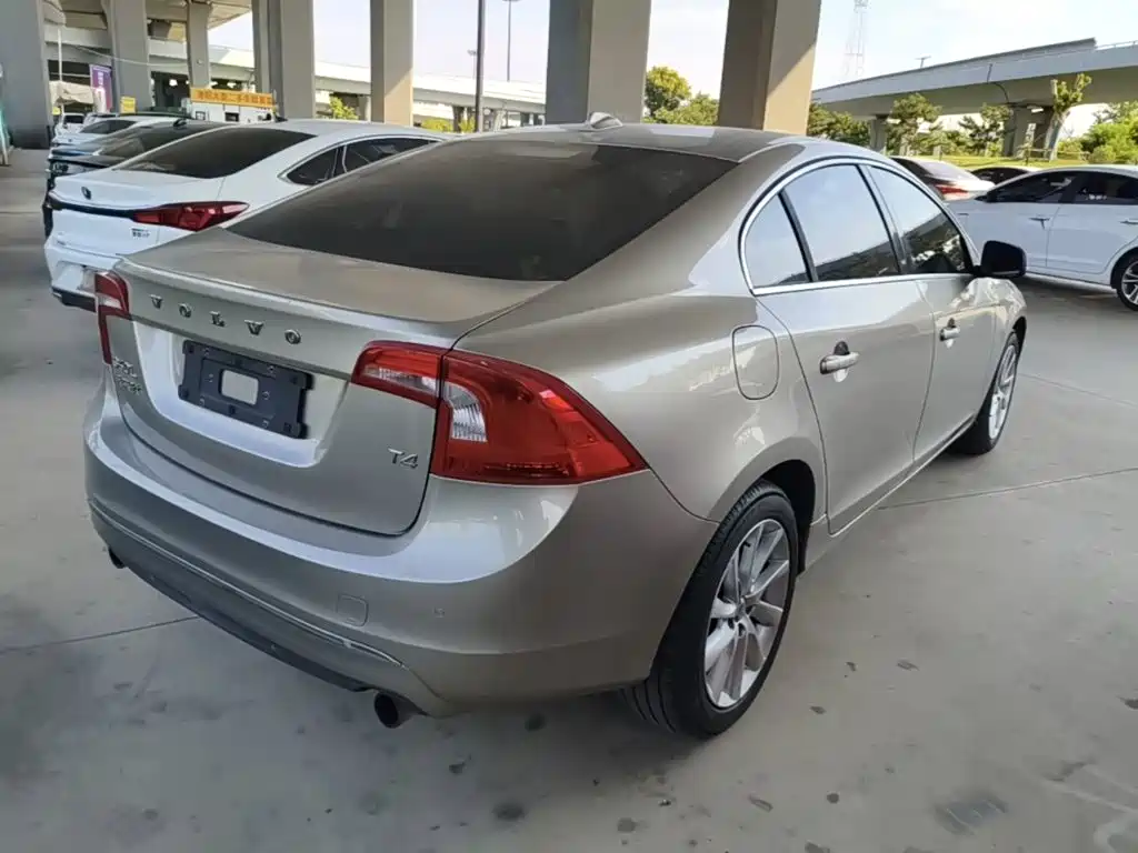 Volvo S60 — миниатюра 7