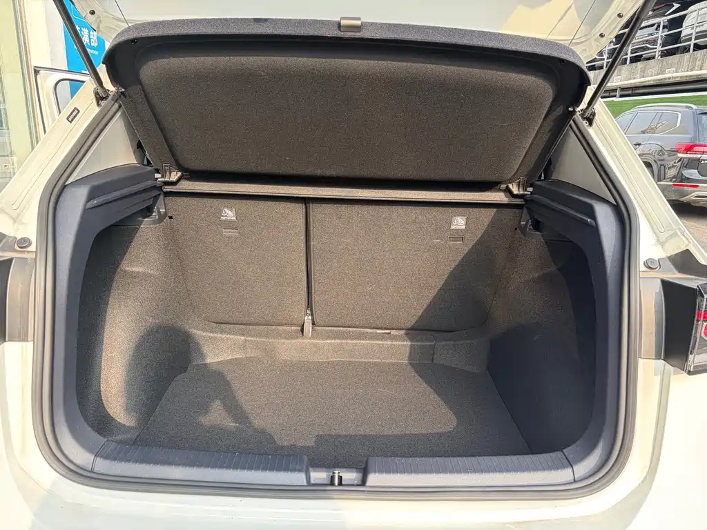 Volkswagen Tharu — миниатюра 4