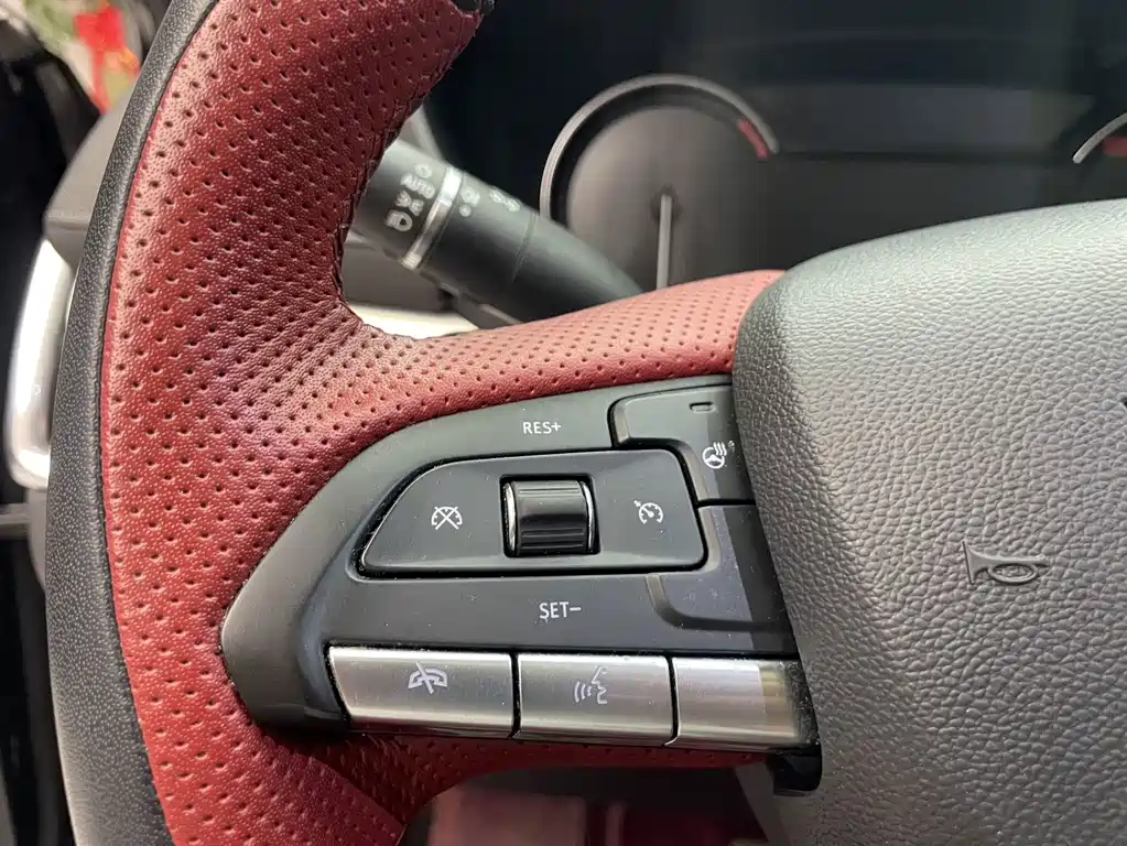 Cadillac XT4 — миниатюра 21