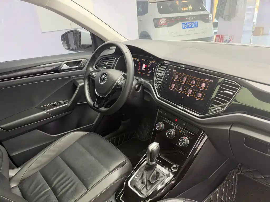 Volkswagen T-Roc — миниатюра 19