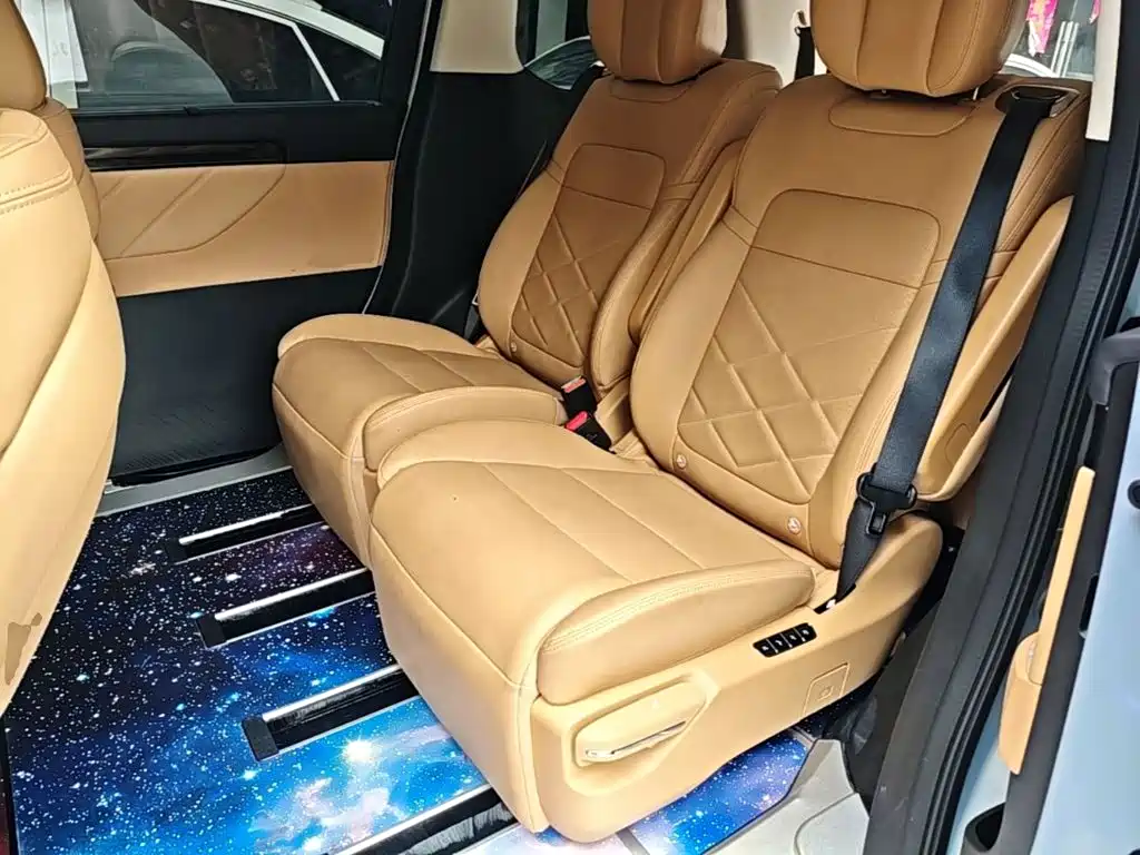 GAC Motor Trumpchi E8 PHEV — миниатюра 17