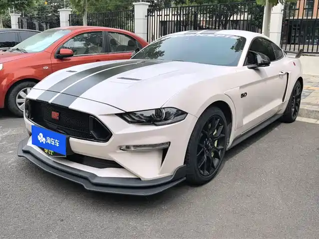 FORD MUSTANG 2021