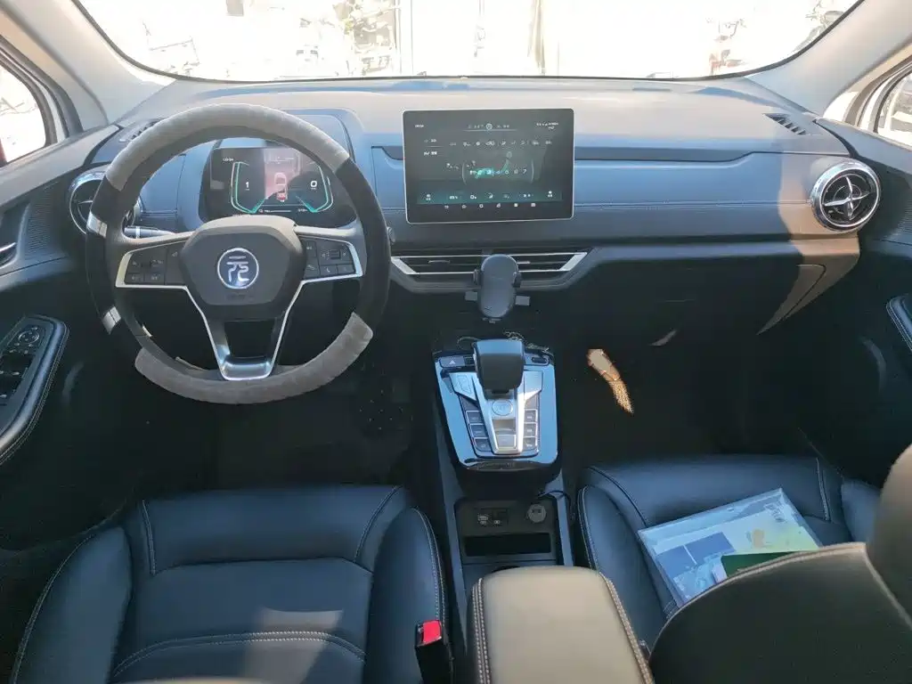 BYD Yuan EV — миниатюра 5