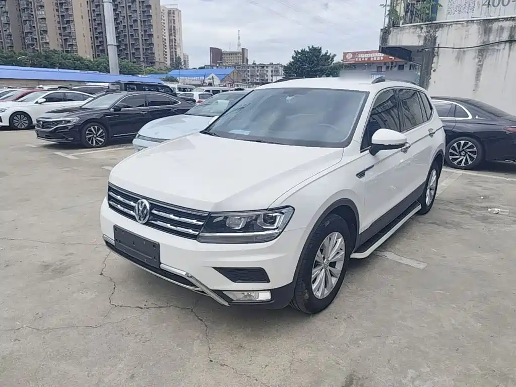 Volkswagen Tiguan L — миниатюра 2
