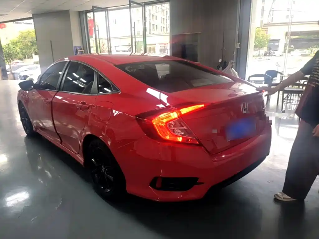 Honda Civic — миниатюра 5