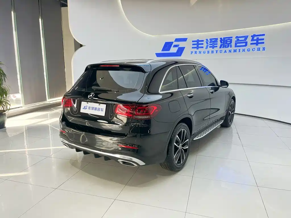 MERCEDES-BENZ GLC