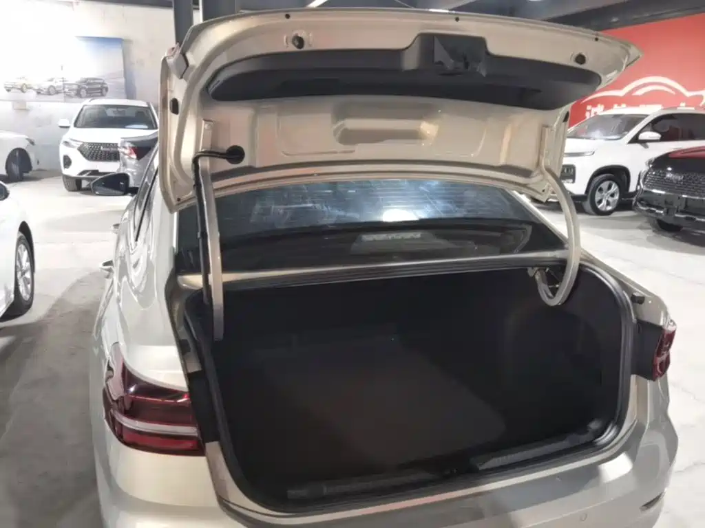 Volkswagen Lavida — миниатюра 19