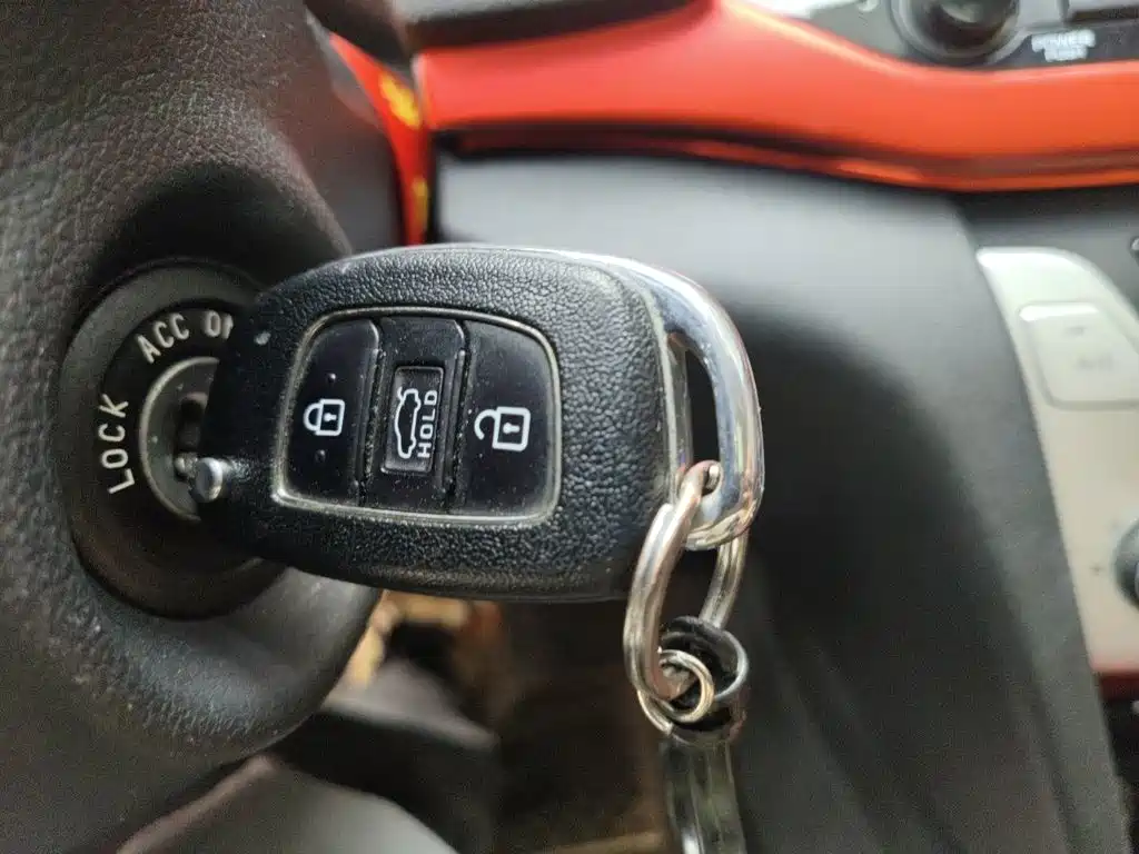 Hyundai Elantra — миниатюра 12