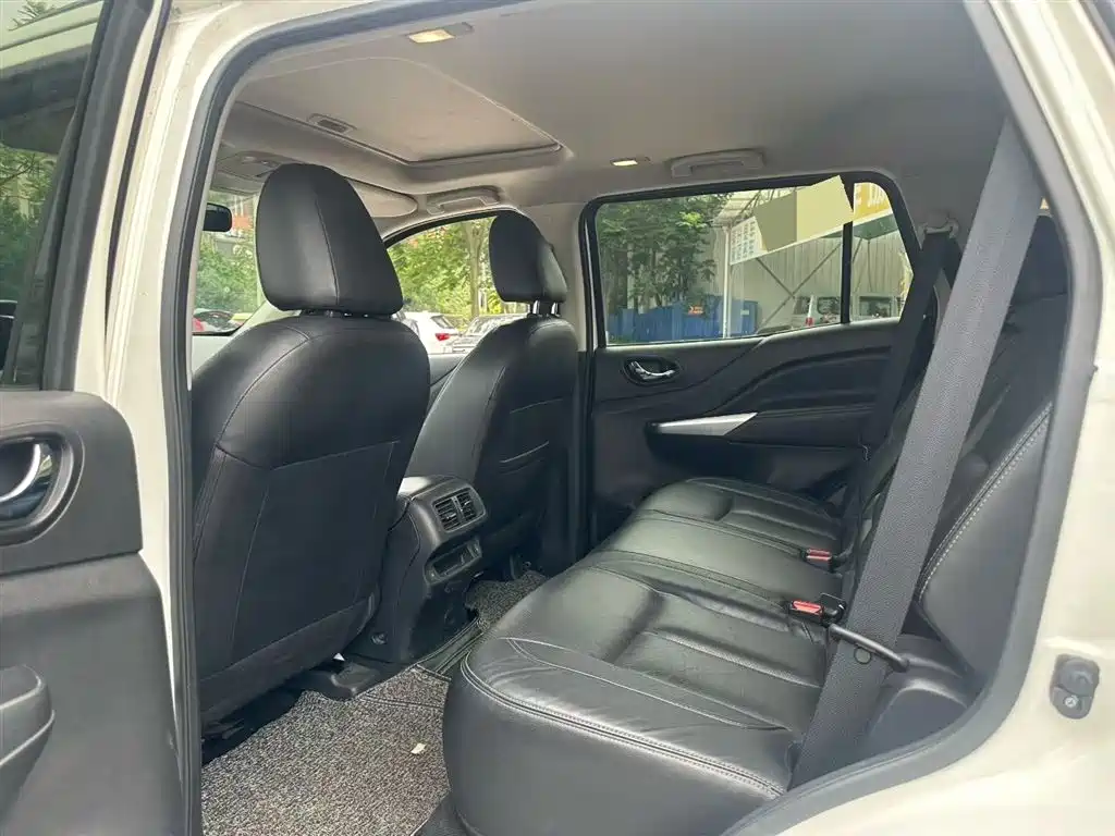 Nissan Terra 2018 2.5L AT Luxury