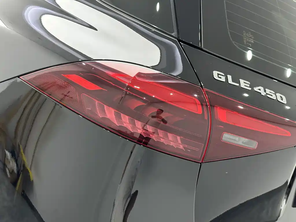 Mercedes-Benz GLE (Import) — миниатюра 21
