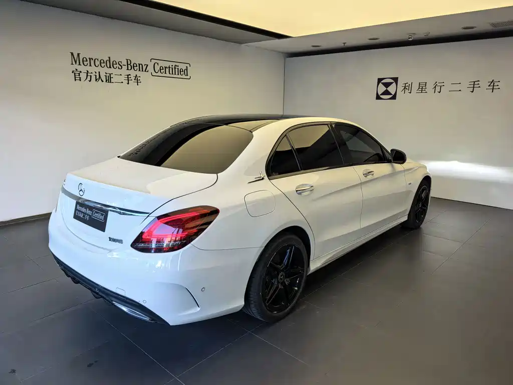 Mercedes-Benz C-Class — миниатюра 12
