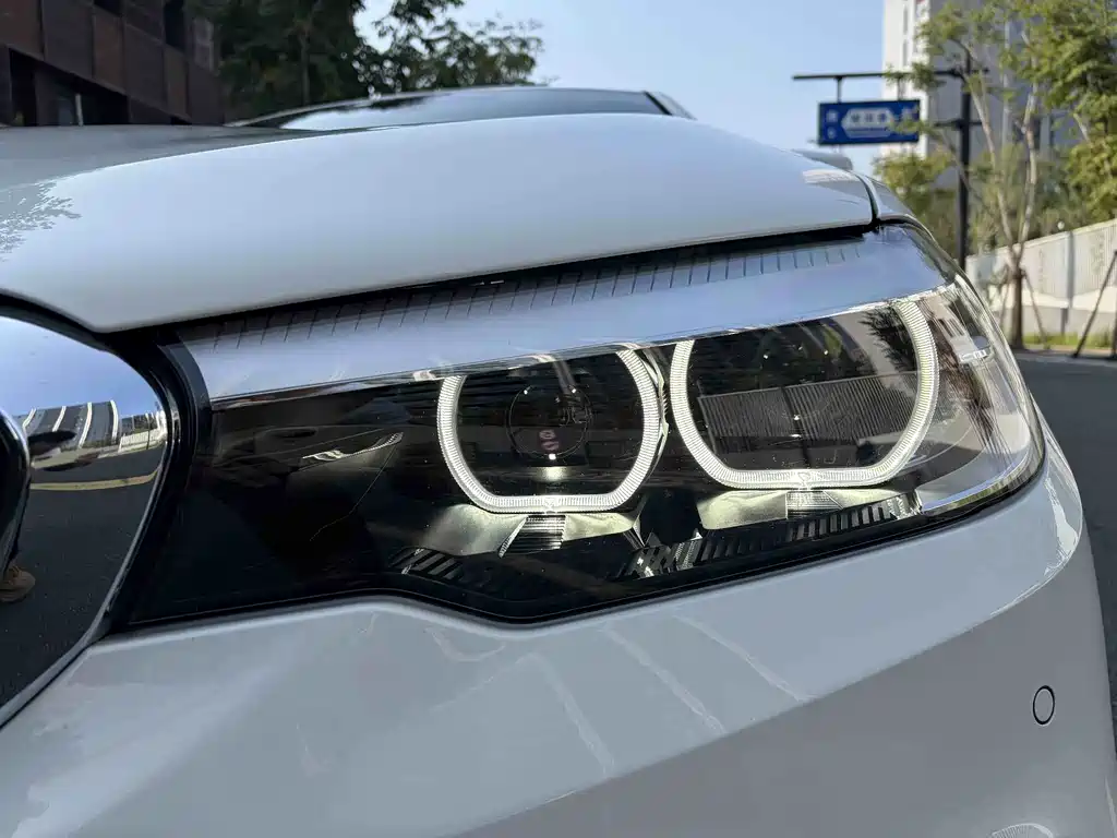 BMW 5 Series (Import) — миниатюра 5