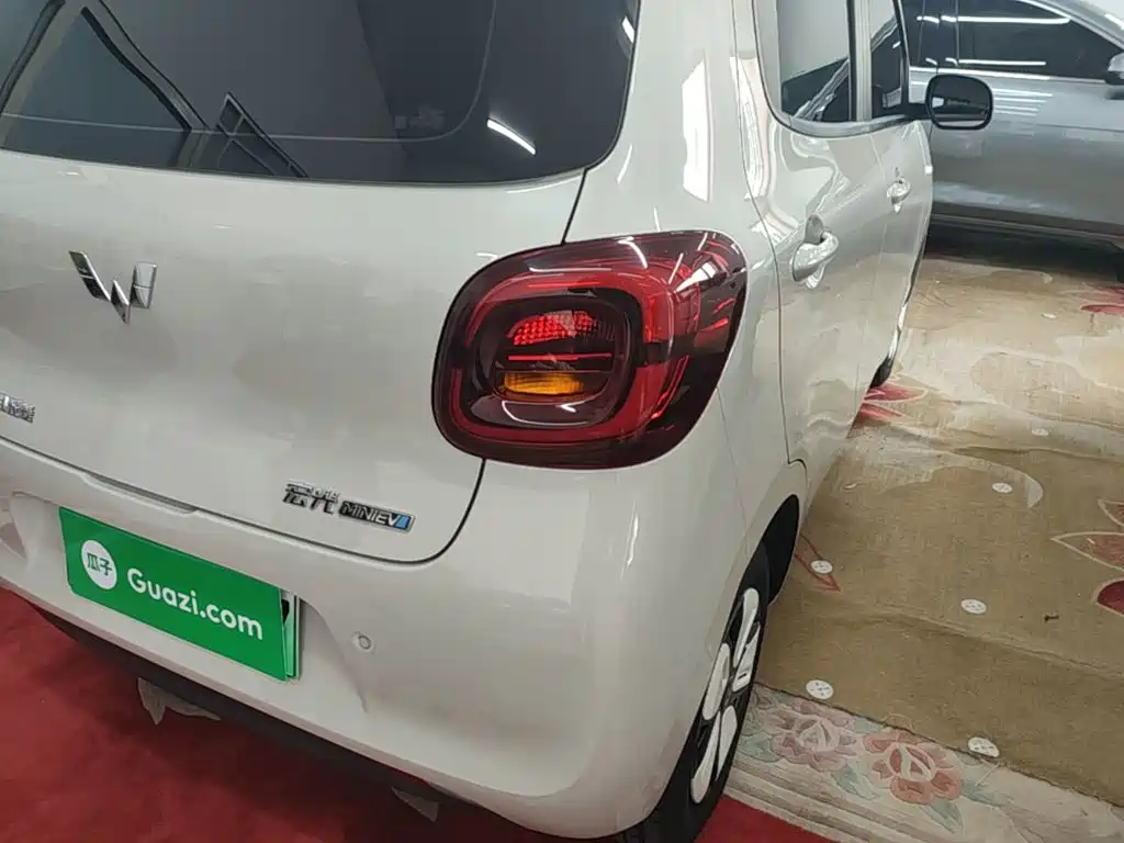 Wuling MINIEV — миниатюра 8