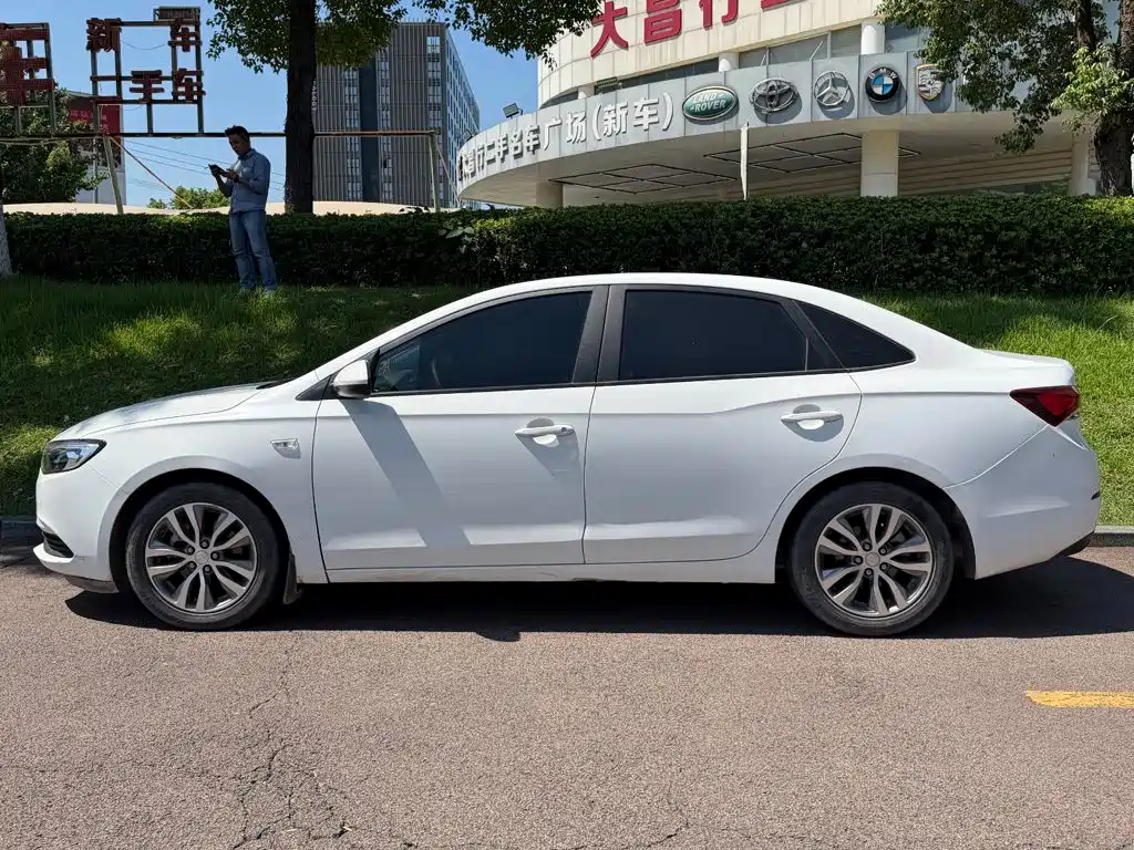 Buick Excelle — миниатюра 3