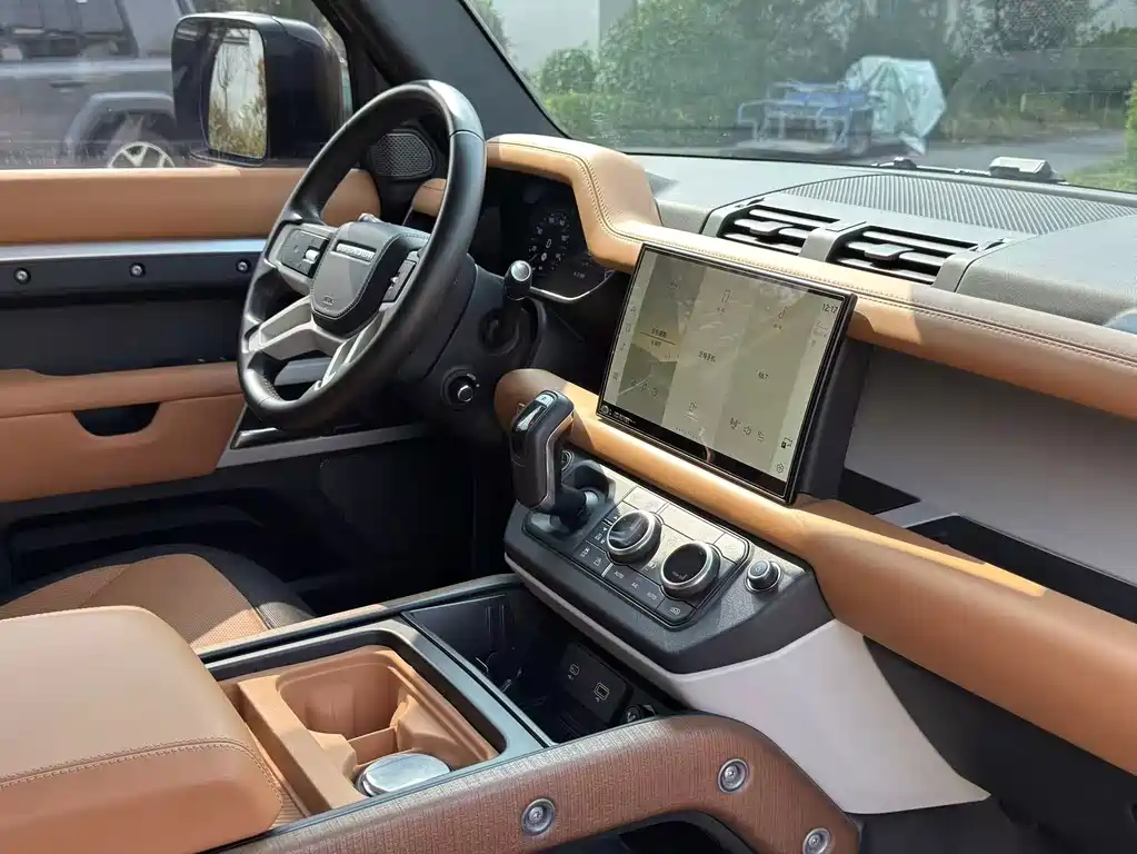 Land Rover Defender — миниатюра 10