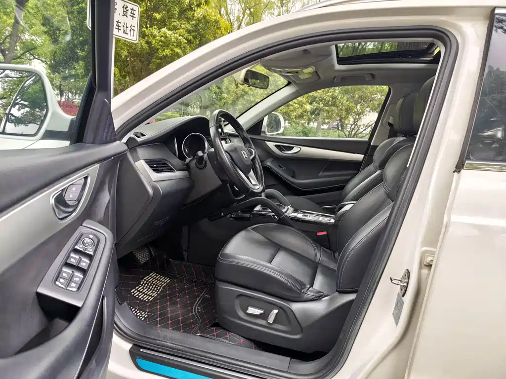 Zotye Zotye SR7 — миниатюра 8