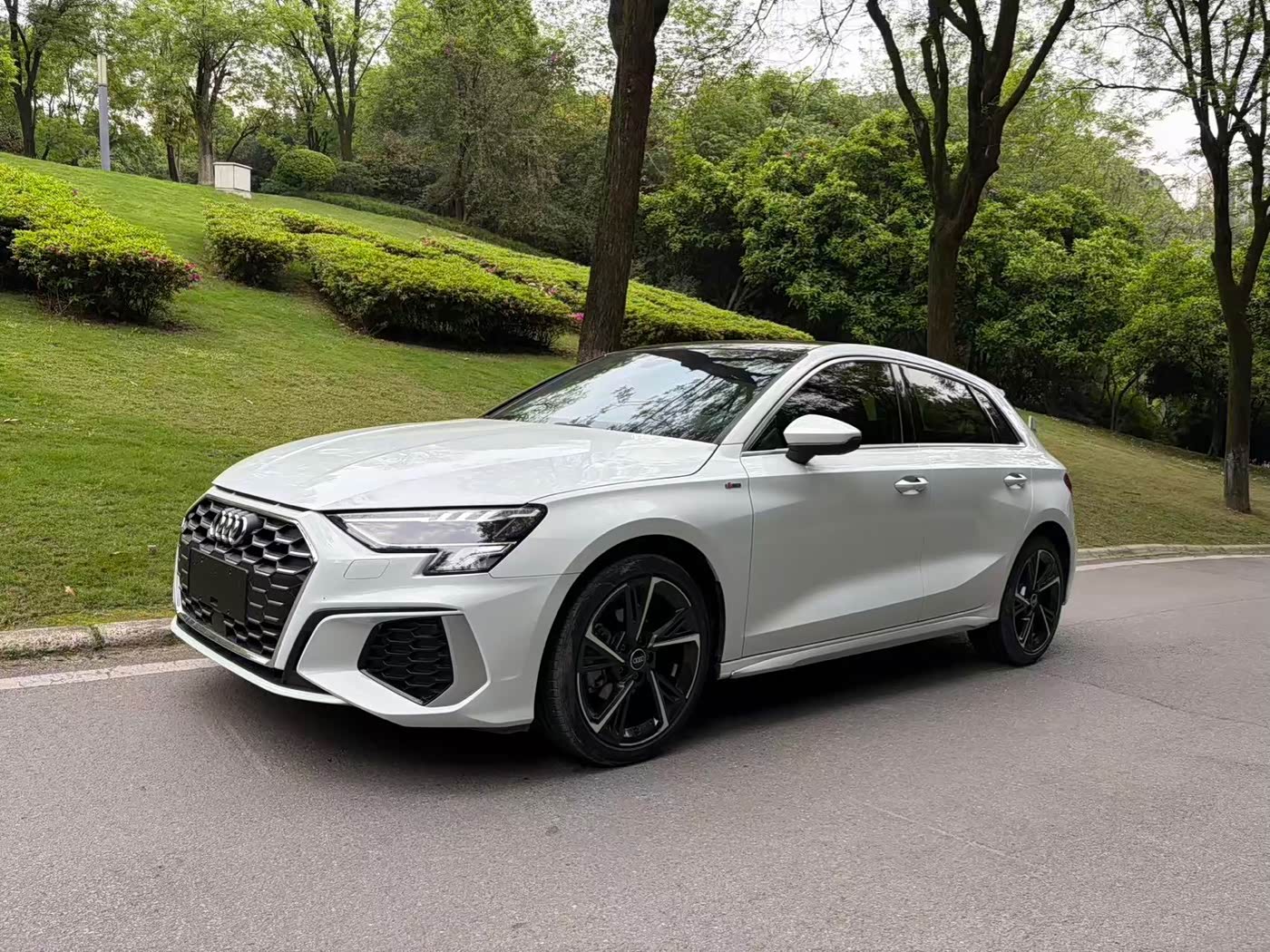 Audi A3 1.4 л 2024 г. Белый, пробег 20000 км