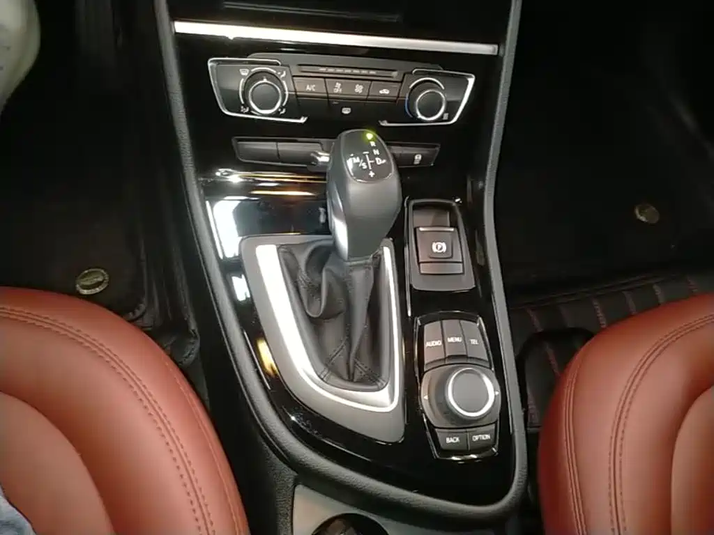 BMW 2 Series Active Tourer — миниатюра 14