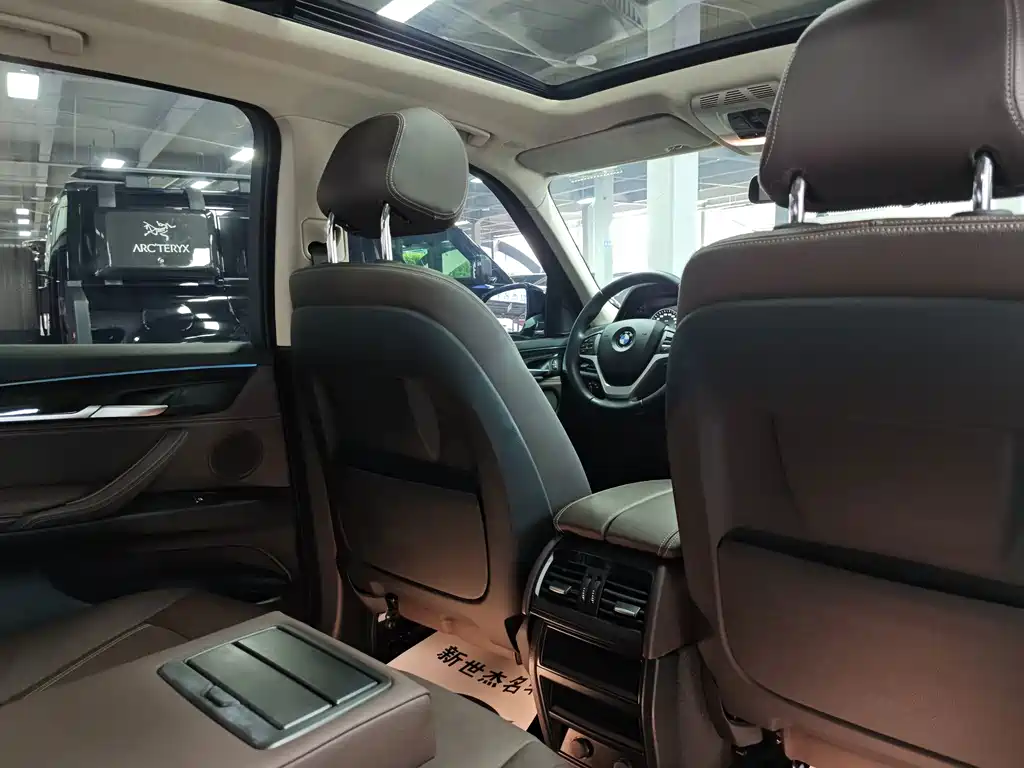 BMW X5 (Import) — миниатюра 11