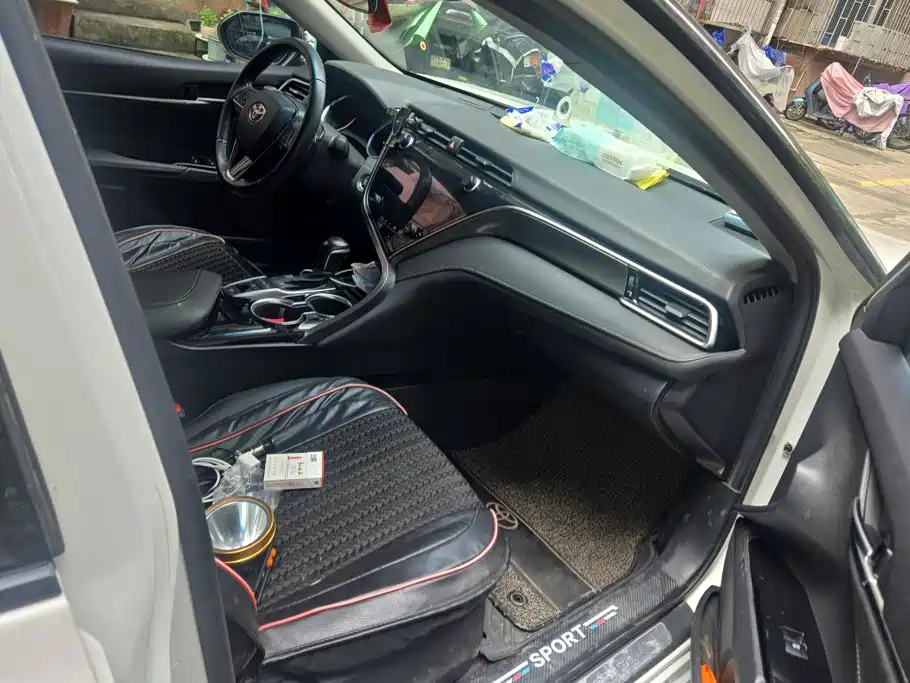Toyota Camry — миниатюра 8