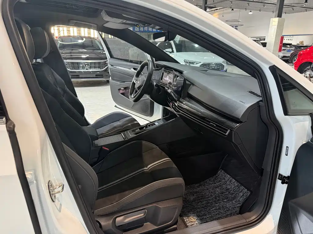 Volkswagen Golf — миниатюра 9