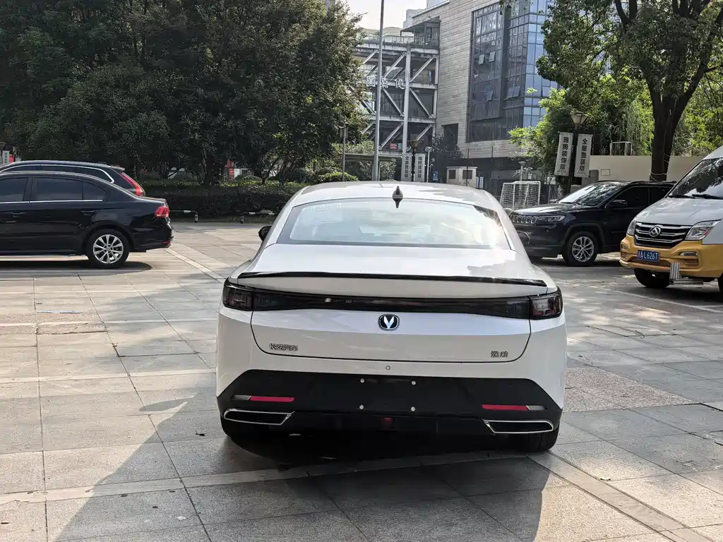 Changan Eado — миниатюра 10