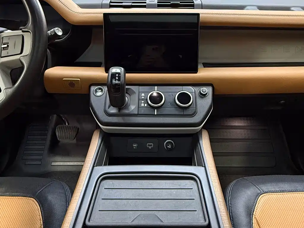 Land Rover Defender — миниатюра 7