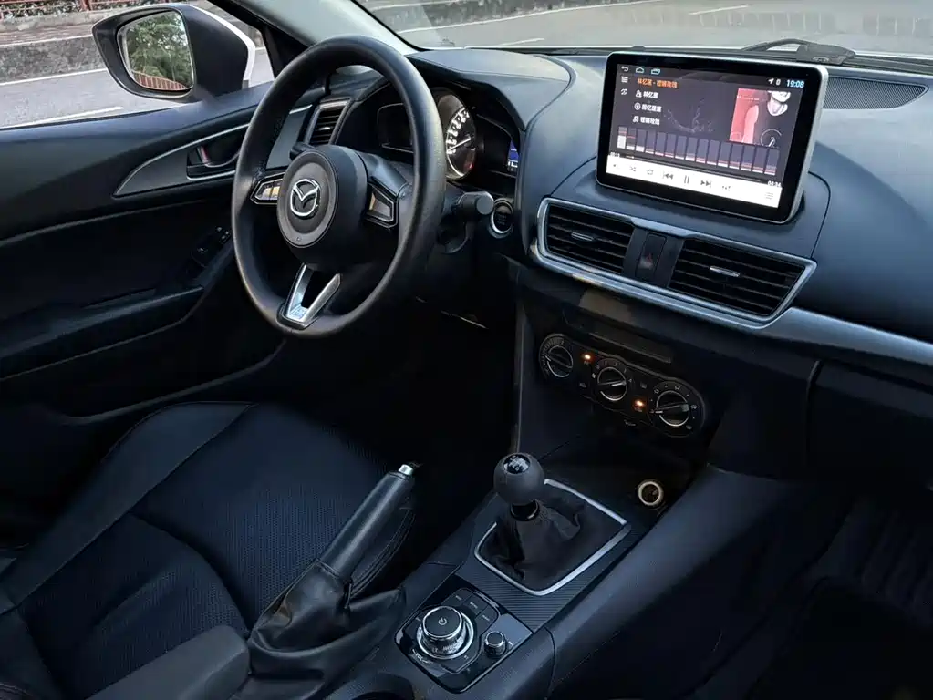 Mazda 3 Axela — миниатюра 16