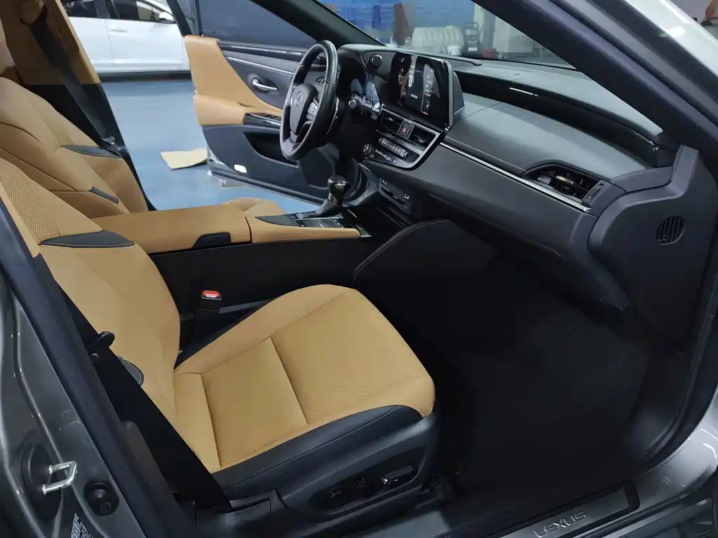 Lexus ES — миниатюра 8