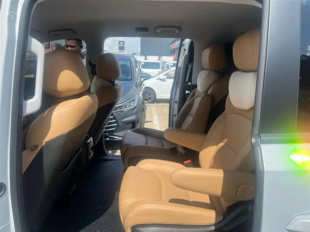 Wuling 730 2025 125km Luxury