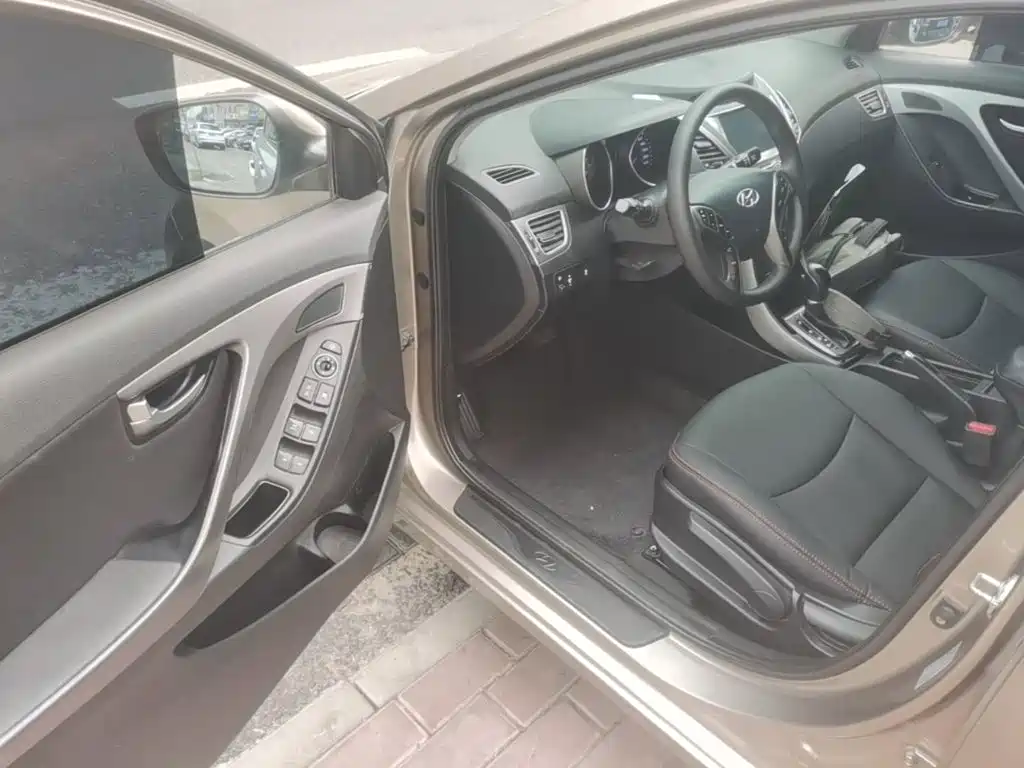 Hyundai Elantra Langdong — миниатюра 16