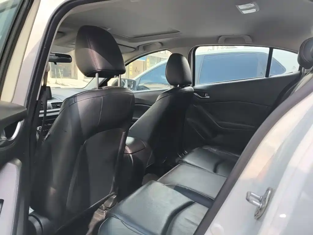 Mazda 3 Axela — миниатюра 17