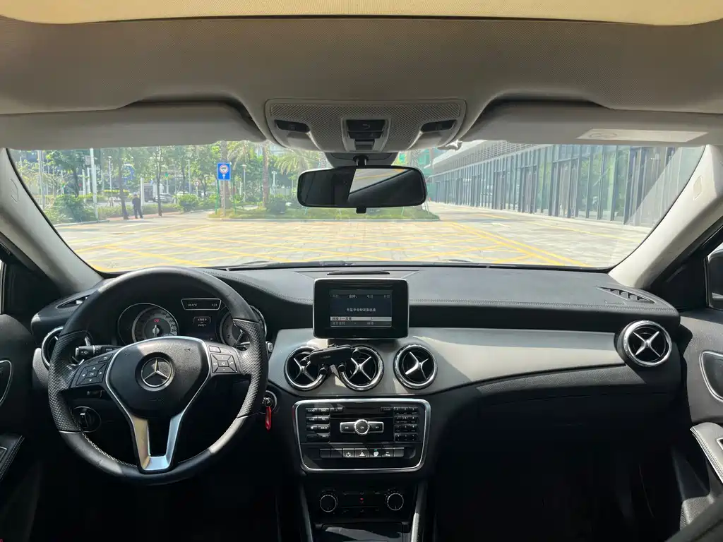 Mercedes-Benz GLA — миниатюра 8
