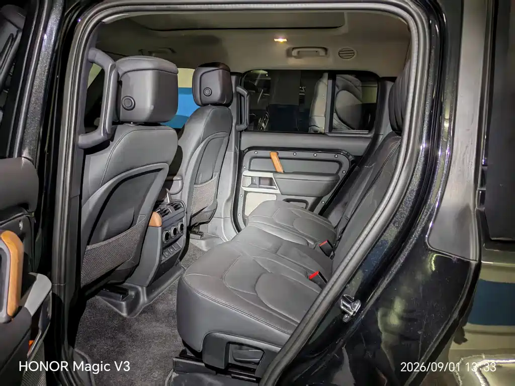 Land Rover Defender — миниатюра 4