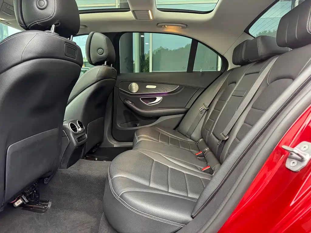 Mercedes-Benz C-Class — миниатюра 16