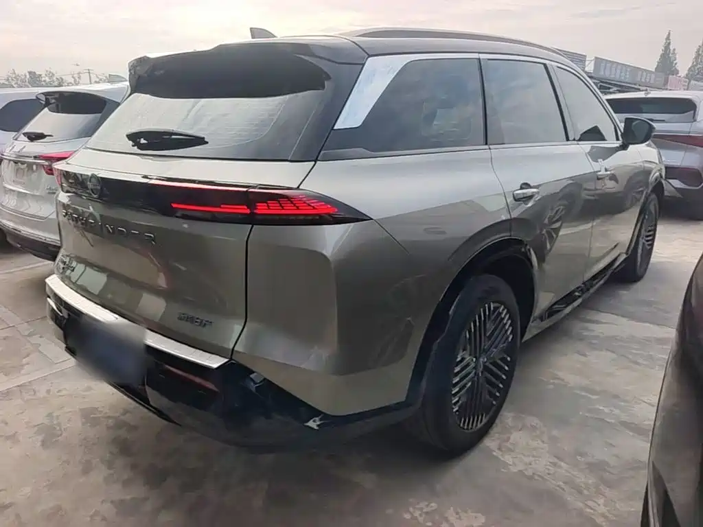 Nissan Teramont — миниатюра 7