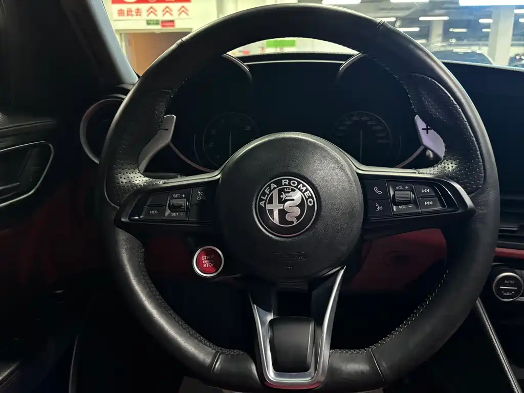 Alfa Romeo Giulia — миниатюра 5