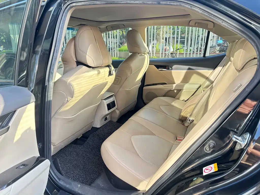 Toyota Camry - фото 7