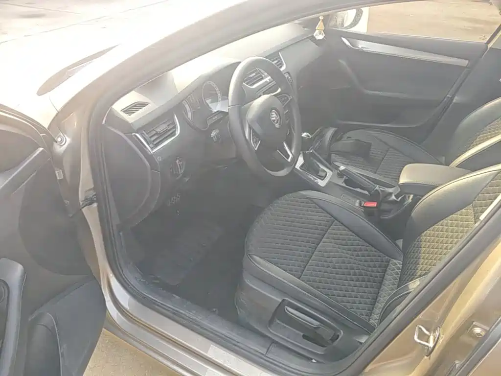 Skoda Octavia — миниатюра 16