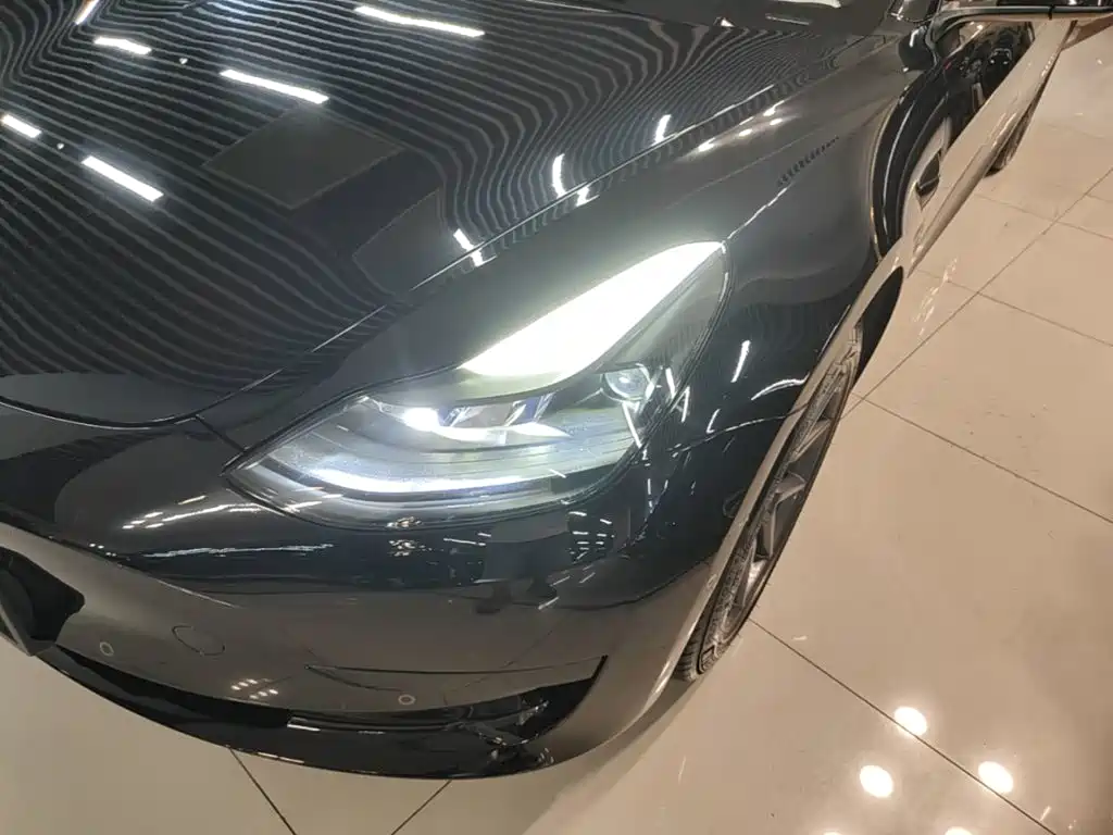 Tesla Model 3 — миниатюра 24
