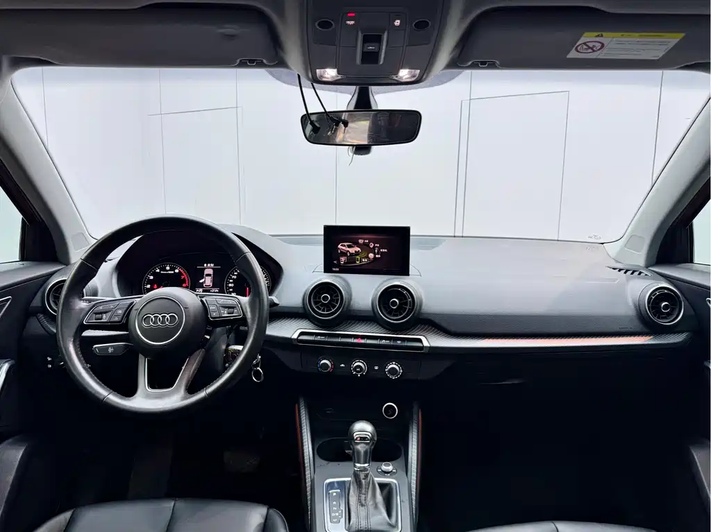 Audi Q2L 2018 35 TFSI V
