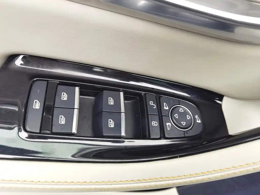 BYD PLUS New Energy — миниатюра 9
