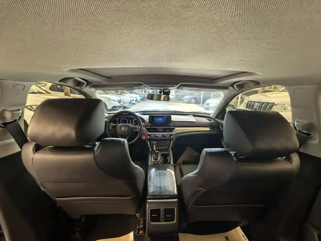 Honda Accord — миниатюра 8