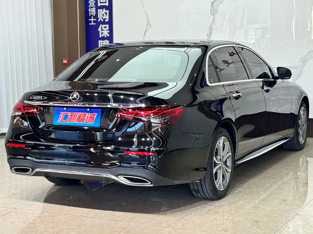 Mercedes-Benz E-Class — миниатюра 6