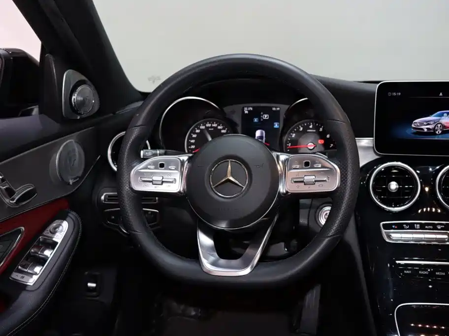Mercedes-Benz C-Class — миниатюра 12
