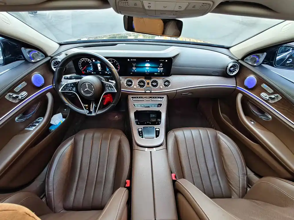 Mercedes-Benz E-Class — миниатюра 7