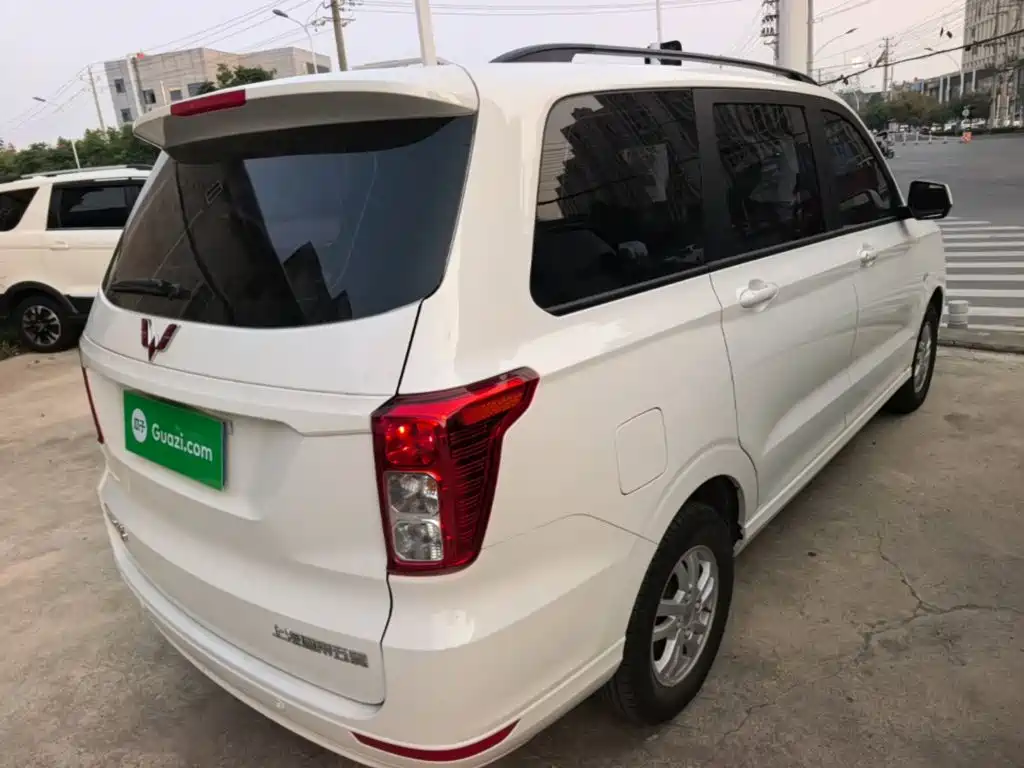 Wuling Hongguang — миниатюра 7