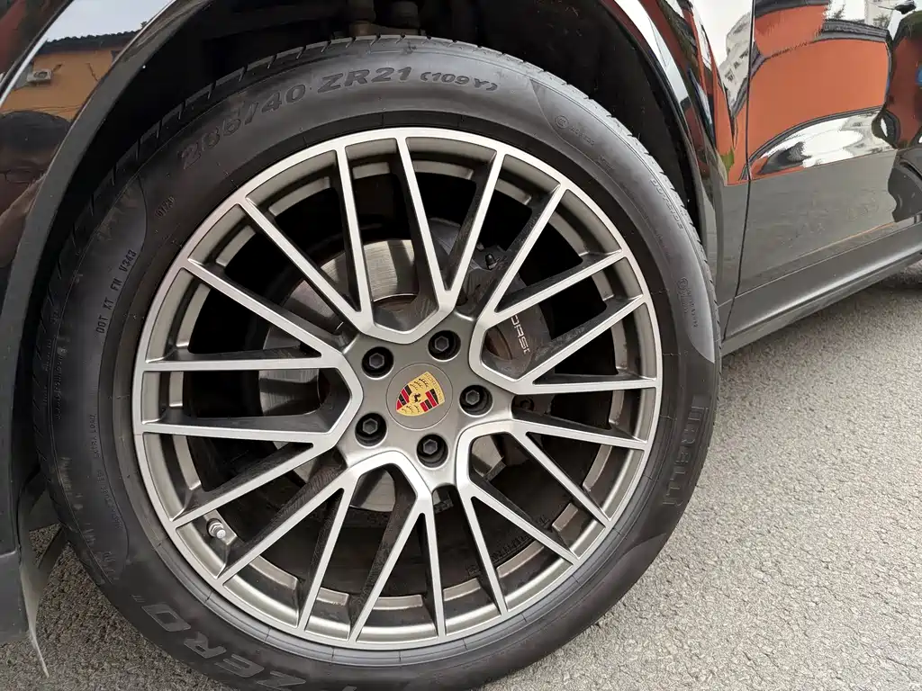 Porsche Cayenne — миниатюра 18