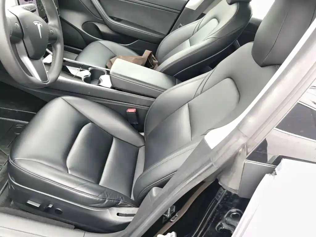 Tesla Model 3 — миниатюра 15